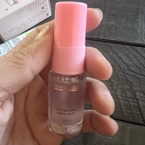 MANNAKADAR
Hydrating Face Mist
Sample Size Brand New 0.50 ounce